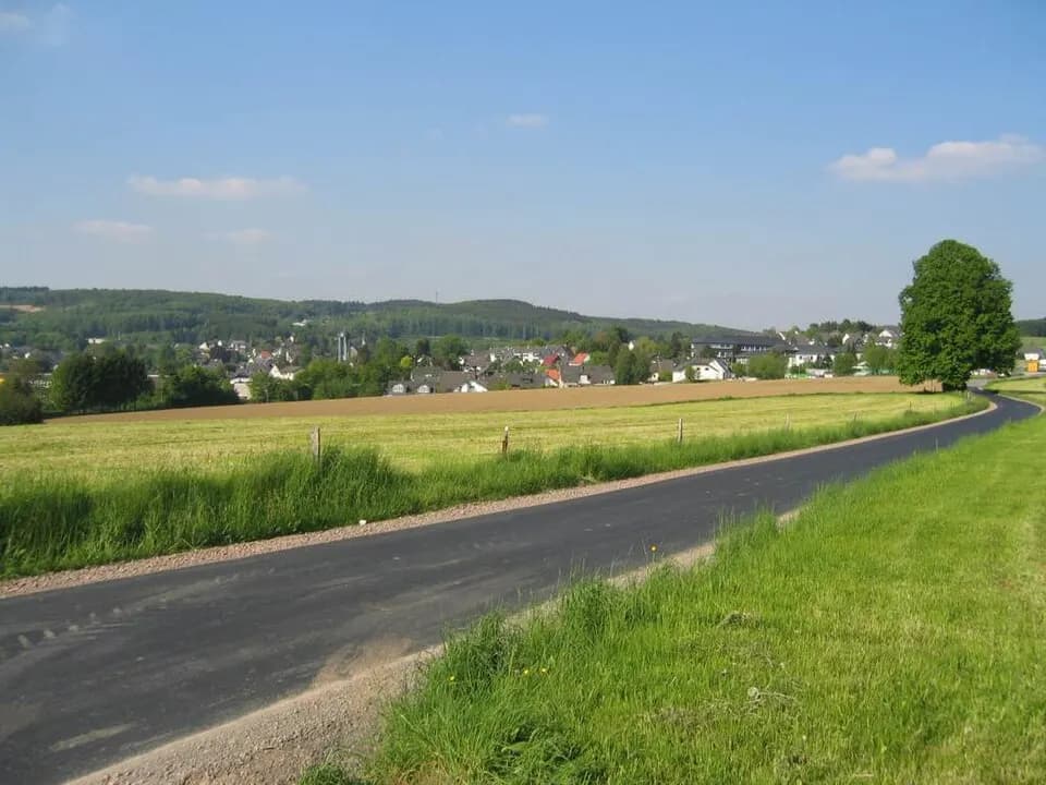 Landschaft und Ortsansicht von Lindlar