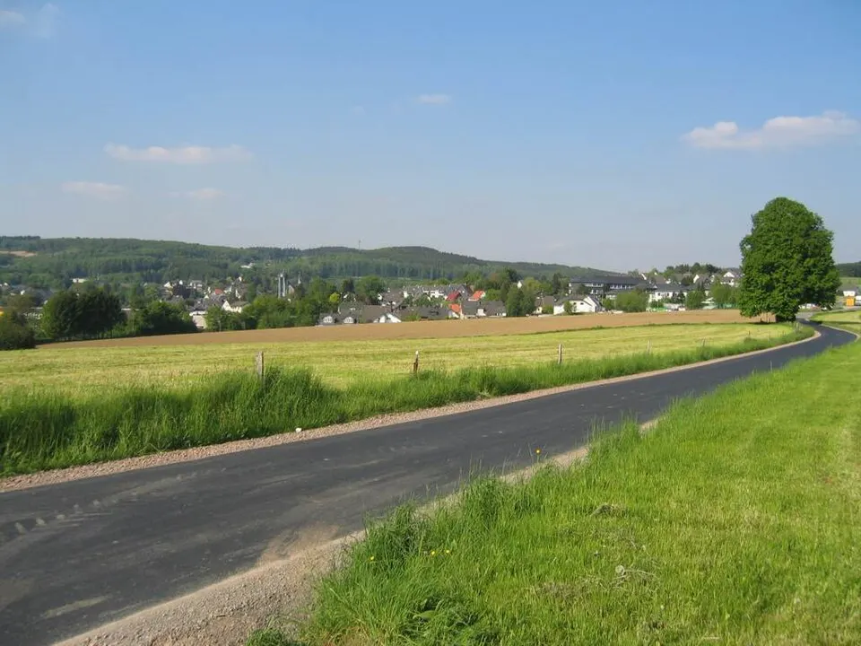 Landschaft und Ortsansicht von Lindlar